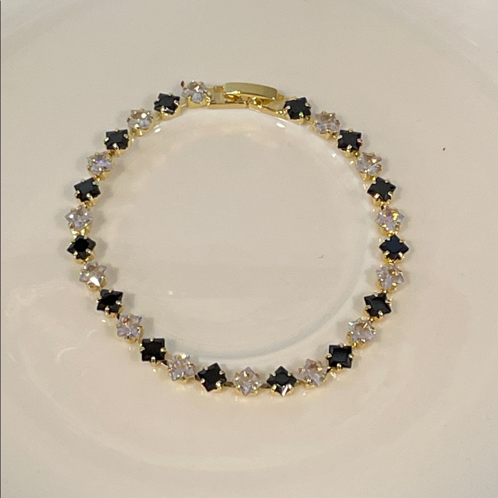 Elegant Black and Gold Bracelet - Picture 4 of 6